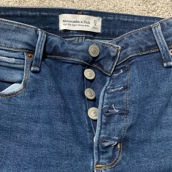 Abercrombie & Fitch Women’s Skinny Jeans - Picture 2 of 4